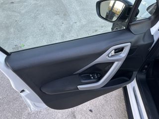 Peugeot 2008 2016-thumb-43