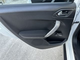 Peugeot 2008 2016-thumb-44