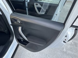 Peugeot 2008 2016-thumb-51