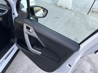 Peugeot 2008 2016-thumb-54