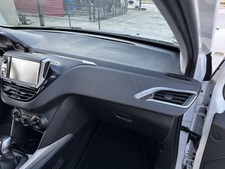 Peugeot 2008 2016-thumb-56
