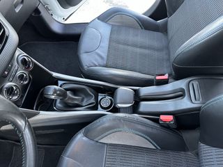 Peugeot 2008 2016-thumb-33
