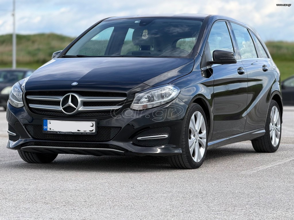 Mercedes-Benz B 180 2015 URBAN-DIESEL-AUTOMATIC