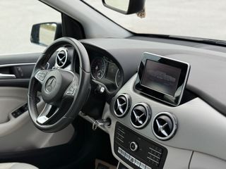 Mercedes-Benz B 180 2015 URBAN-DIESEL-AUTOMATIC-thumb-12