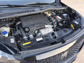 Peugeot 2008 2022 Active-thumb-4