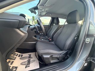 Peugeot 2008 2020 1.2_PURETECH_131 ps_ALLURE-thumb-62