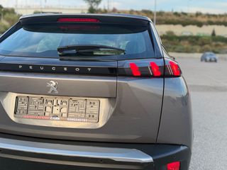 Peugeot 2008 2020 1.2_PURETECH_131 ps_ALLURE-thumb-35