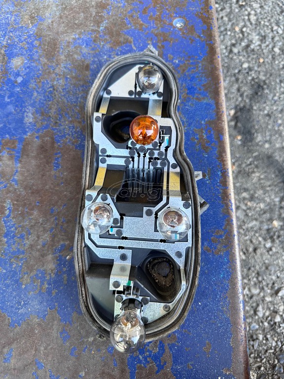 ΠΛΑΚΕΤΑ ΠΙΣΩ ΔΕΞΙΟΥ ΦΑΝΑΡΙΟΥ OPEL CORSA D 3ΘΥΡΟ