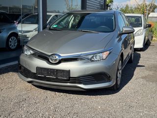 Toyota Auris 2015