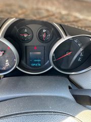 Chevrolet Cruze 2010-thumb-4