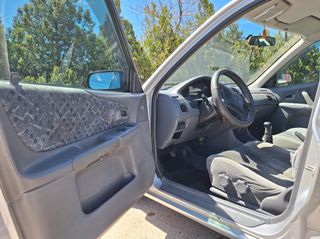 Mazda 323 1999-thumb-11