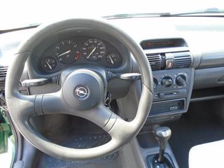 Opel Corsa 1996 1.4 16V B SERIES AUTOMATIC-thumb-12