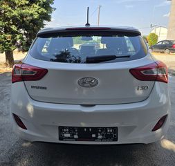 Hyundai i 30 2015 *ΟΘΟΝΗ*ΚΑΜΕΡΑ*NAVI*ΖΑΝΤΕΣ*136ps*ΑΥΤΟΜΑΤΟ ΠΑΡΚΑΡΙΣΜΑ-ΞΕΠΑΡΚΑΡ-thumb-8