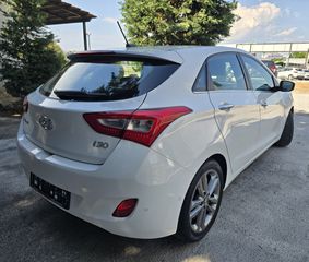 Hyundai i 30 2015 *ΟΘΟΝΗ*ΚΑΜΕΡΑ*NAVI*ΖΑΝΤΕΣ*136ps*ΑΥΤΟΜΑΤΟ ΠΑΡΚΑΡΙΣΜΑ-ΞΕΠΑΡΚΑΡ-thumb-9