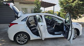 Hyundai i 30 2015 *ΟΘΟΝΗ*ΚΑΜΕΡΑ*NAVI*ΖΑΝΤΕΣ*136ps*ΑΥΤΟΜΑΤΟ ΠΑΡΚΑΡΙΣΜΑ-ΞΕΠΑΡΚΑΡ-thumb-23