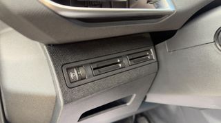 Peugeot 3008 2018 1.5 BLUEHDI 130 ALLURE + Advanced Grip Control-thumb-14