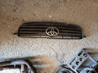 ΜΑΣΚΑ ΕΜΠΡΟΣ TOYOTA COROLLA 2000-2002 Ε111