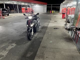 Piaggio Medley 150 2021 s-thumb-4