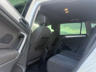 Volkswagen Tiguan 2019-thumb-10