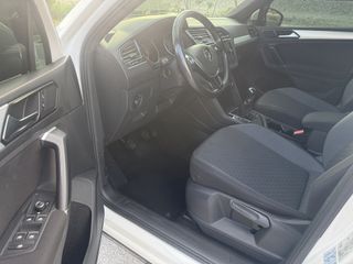 Volkswagen Tiguan 2019-thumb-6