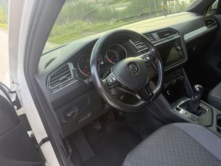 Volkswagen Tiguan 2019-thumb-7