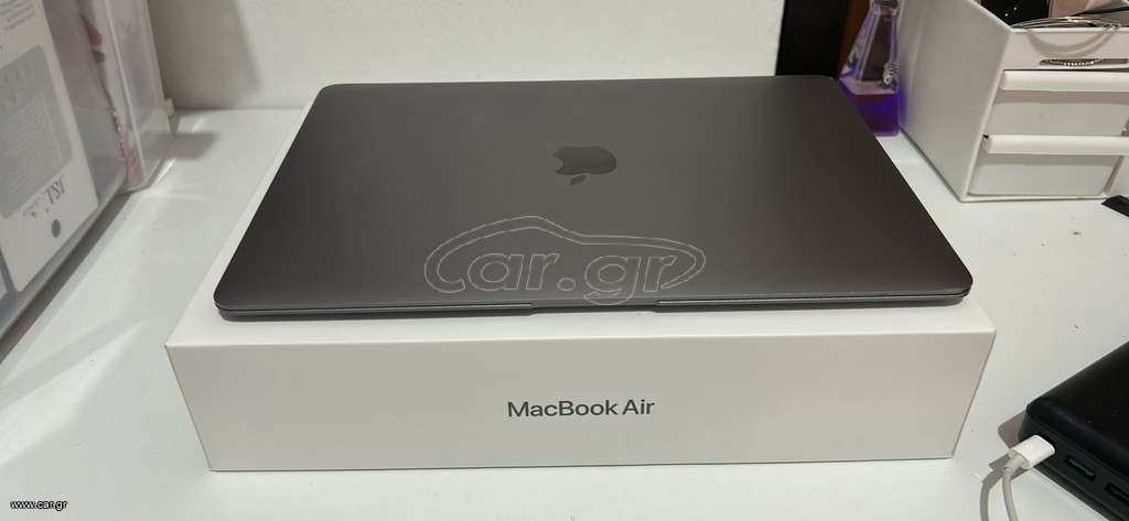 MacBook Air 13 , M1