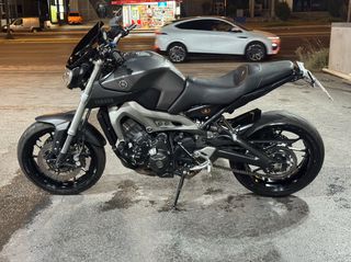 Yamaha MT-09 2015-thumb-1