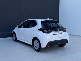 Toyota Yaris 2023 1.5 HYBRID-thumb-5