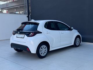 Toyota Yaris 2023 1.5 HYBRID-thumb-7