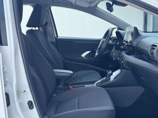 Toyota Yaris 2023 1.5 HYBRID-thumb-10
