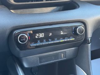 Toyota Yaris 2023 1.5 HYBRID-thumb-26