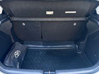 Toyota Yaris 2023 1.5 HYBRID-thumb-30