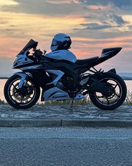 Kawasaki Ninja ZX - 6 R 2014 Winter ( White ) Edition