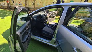 Ford Focus 2006-thumb-11