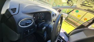 Ford Focus 2006-thumb-17