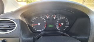 Ford Focus 2006-thumb-21