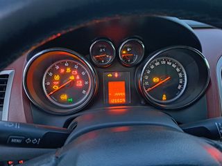 Opel Astra 2010 J-thumb-15