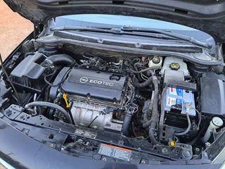 Opel Astra 2010 J-thumb-17