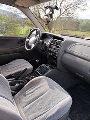 Suzuki Grand Vitara 2003 1600-thumb-10