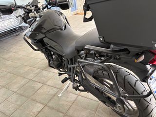 Triumph Tiger 800 2011-thumb-3