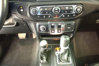 Jeep Wrangler 2019 OVERLAND-thumb-27