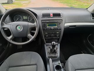 Skoda Octavia 2006 MPI 1.6-thumb-9
