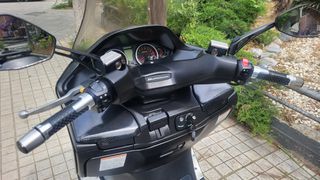 Suzuki Burgman 400 2009-thumb-53