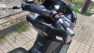 Suzuki Burgman 400 2009-thumb-27