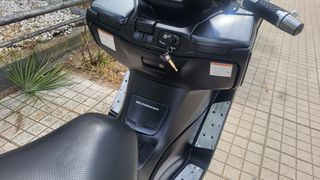 Suzuki Burgman 400 2009-thumb-28