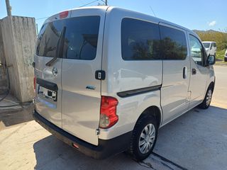 Nissan Evalia 2011-thumb-3