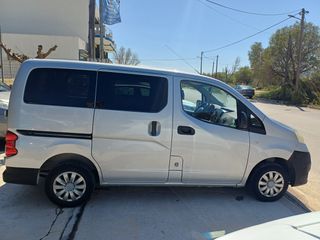 Nissan Evalia 2011-thumb-6
