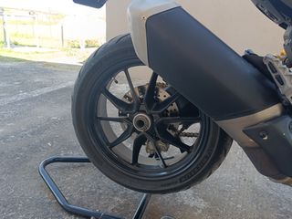 Ducati Hypermotard 939 2018-thumb-6