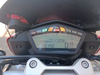 Ducati Hypermotard 939 2018-thumb-11