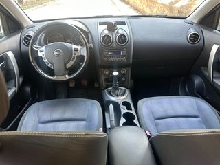 Nissan Qashqai 2011-thumb-11
